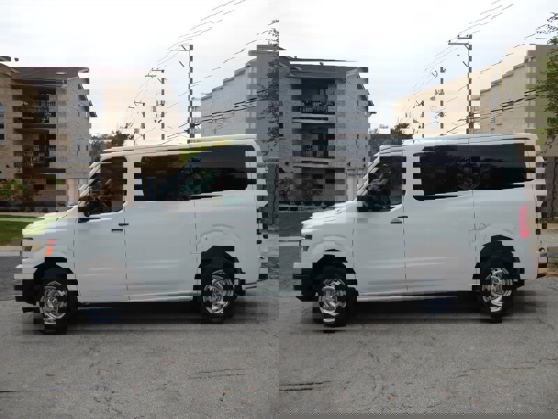 Used 2017 Nissan NV 3500 S w/ Power Package image 4