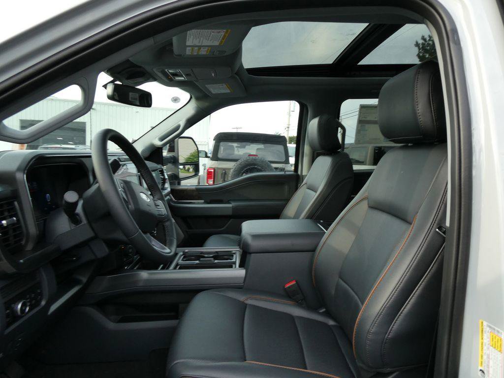 New 2026 Ford F250 Lariat w/ Black Appearance Package AWD/4WD image 17