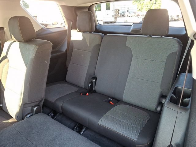 Used 2021 Chevrolet Traverse LS FWD image 13