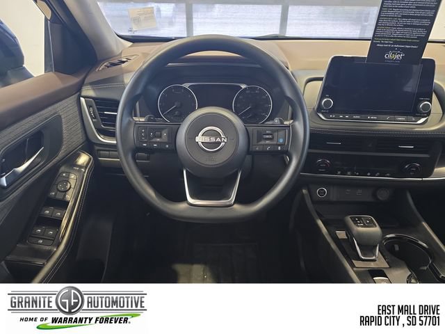Used 2023 Nissan Rogue SV AWD/4WD image 13
