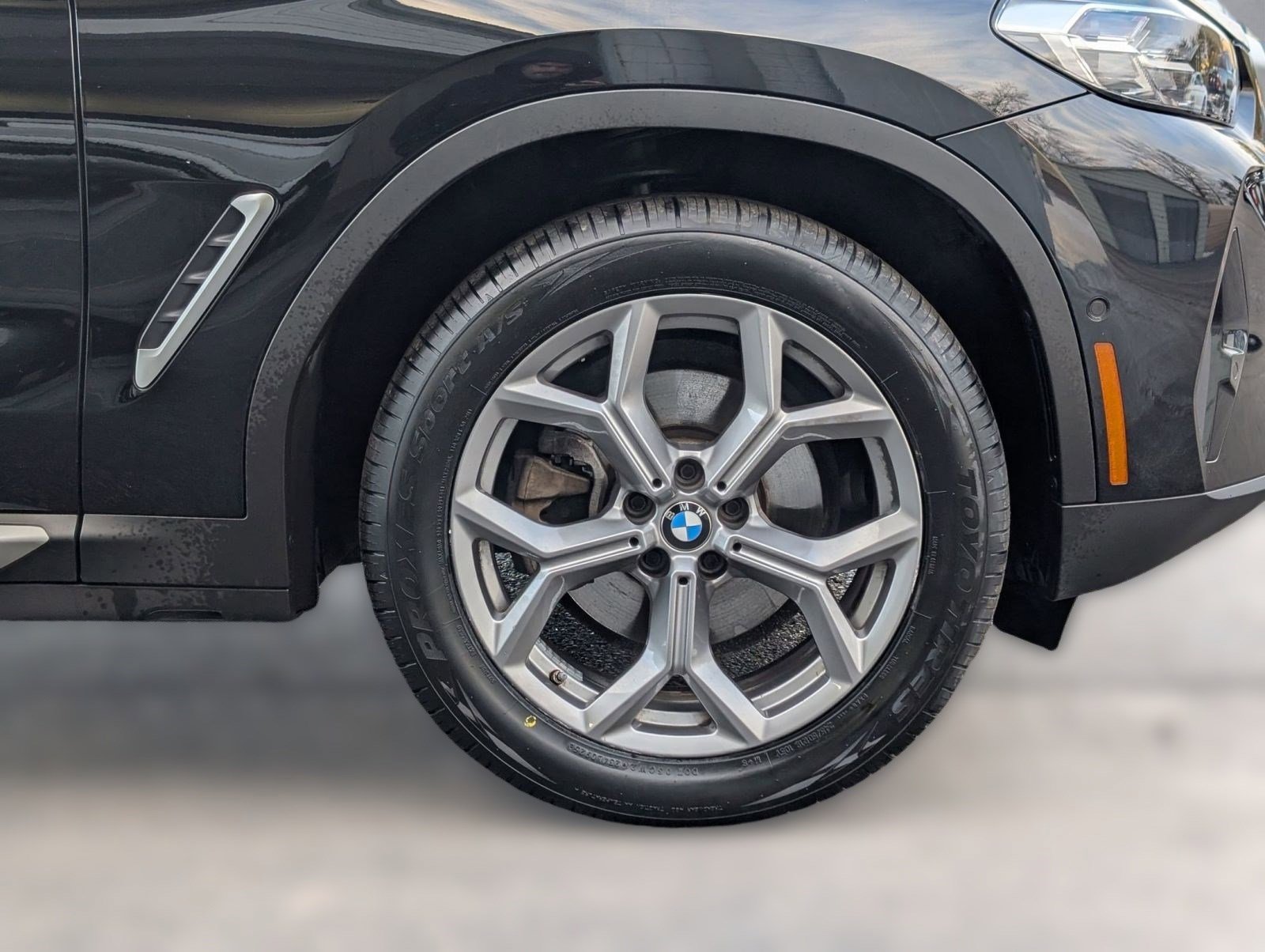 Used 2024 BMW X3 sDrive30i w/ Premium Package image 12