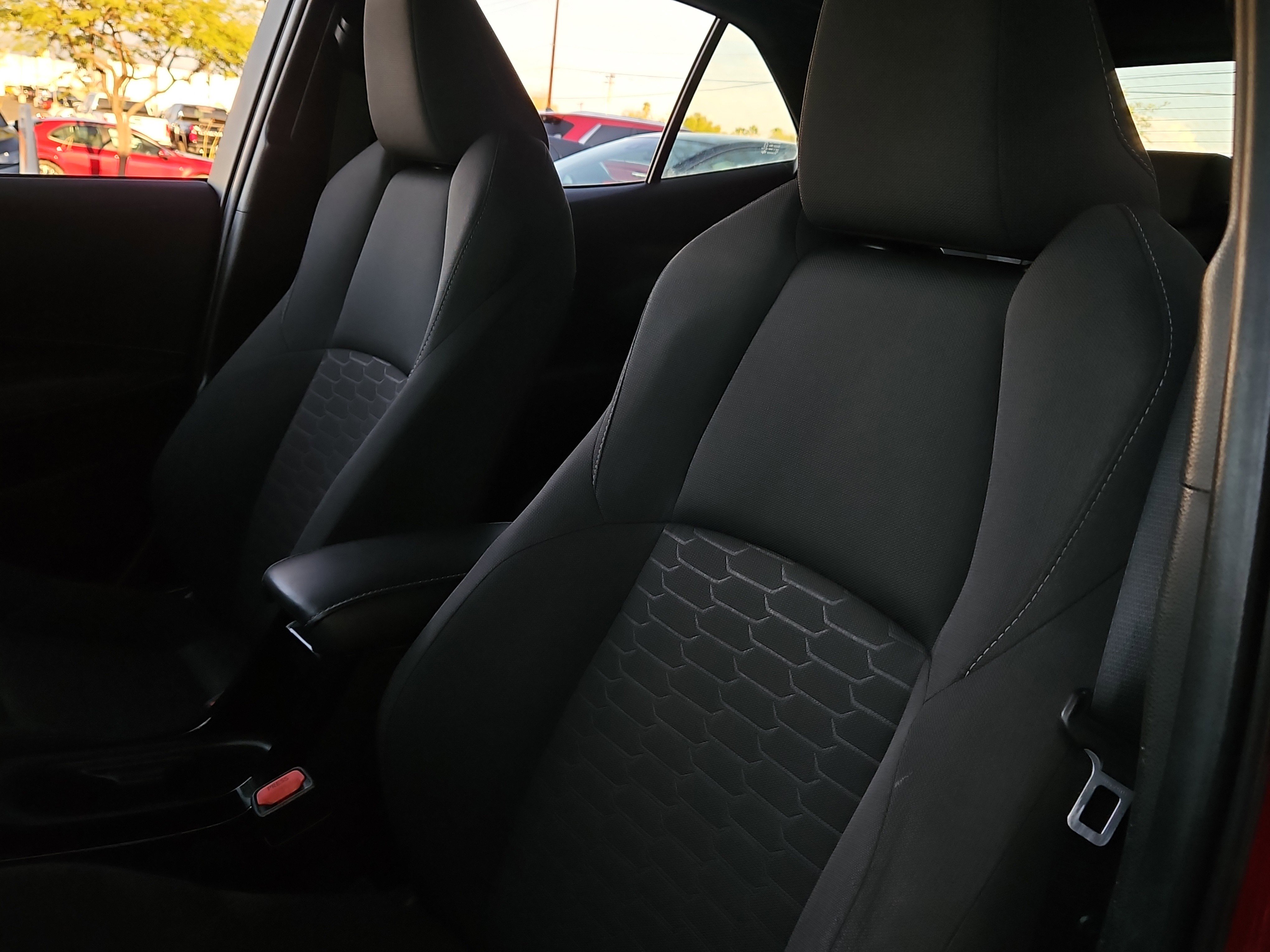 Used 2021 Toyota Corolla SE w/ Special Edition image 8