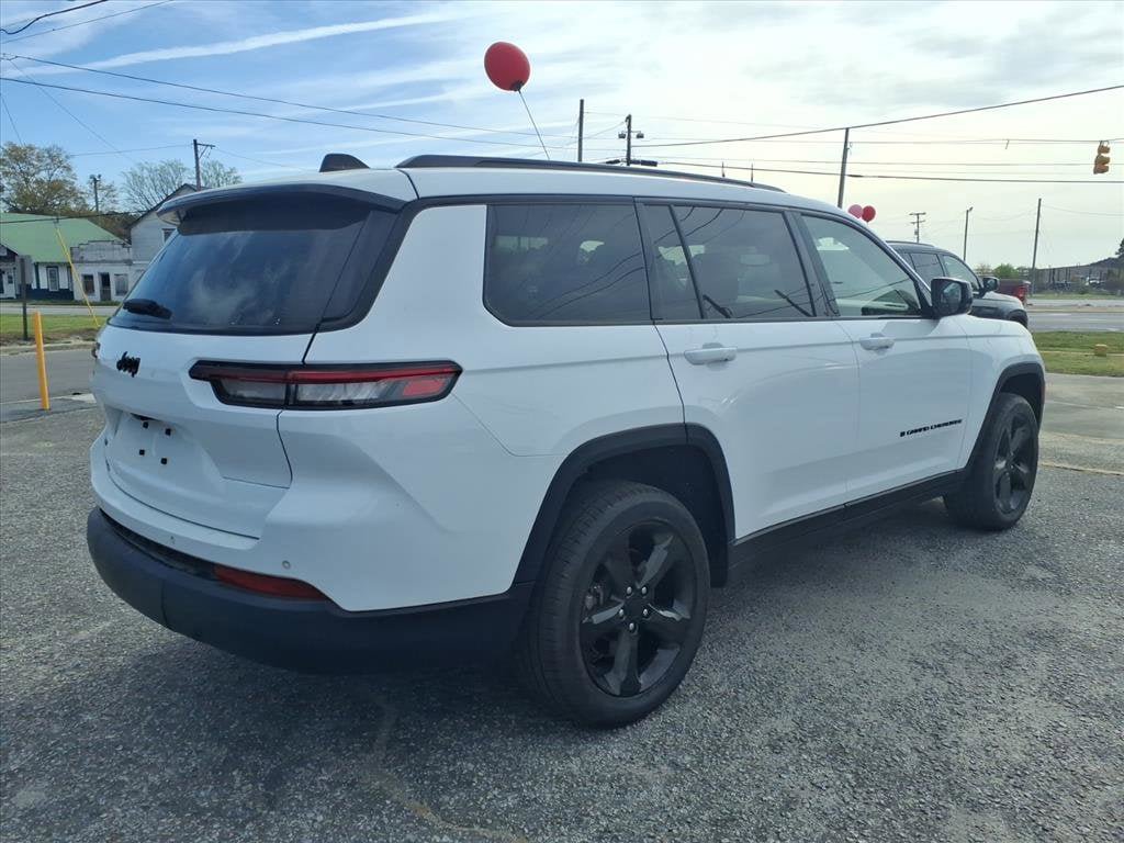 Used 2023 Jeep Grand Cherokee L Laredo RWD image 2