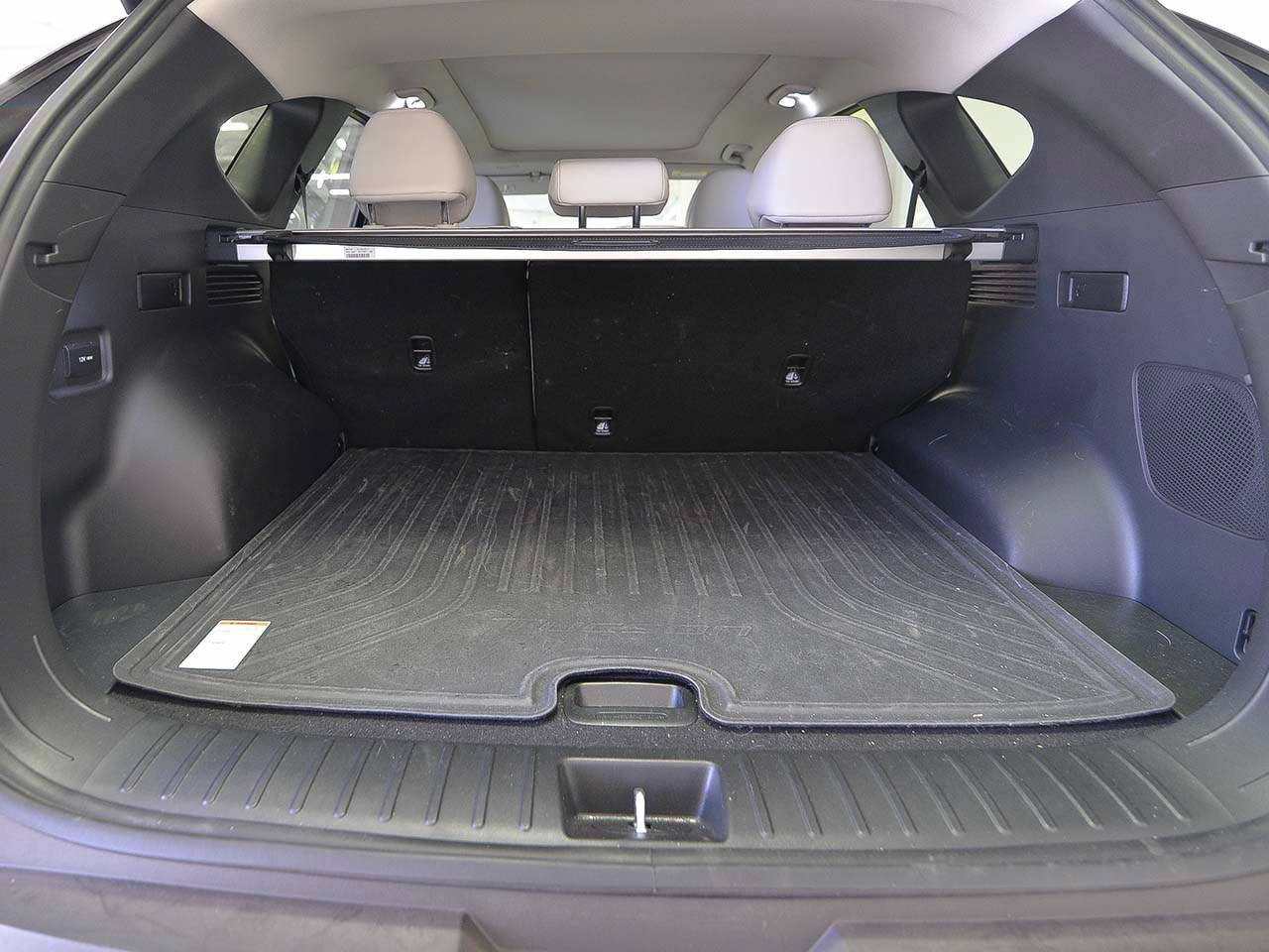 Used 2025 Hyundai Tucson Limited AWD/4WD image 12