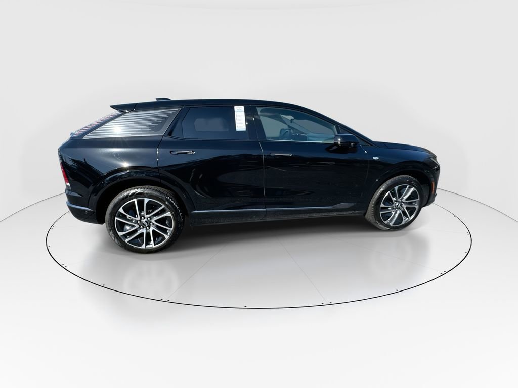 Used 2025 Cadillac Optiq Sport 2 image 9