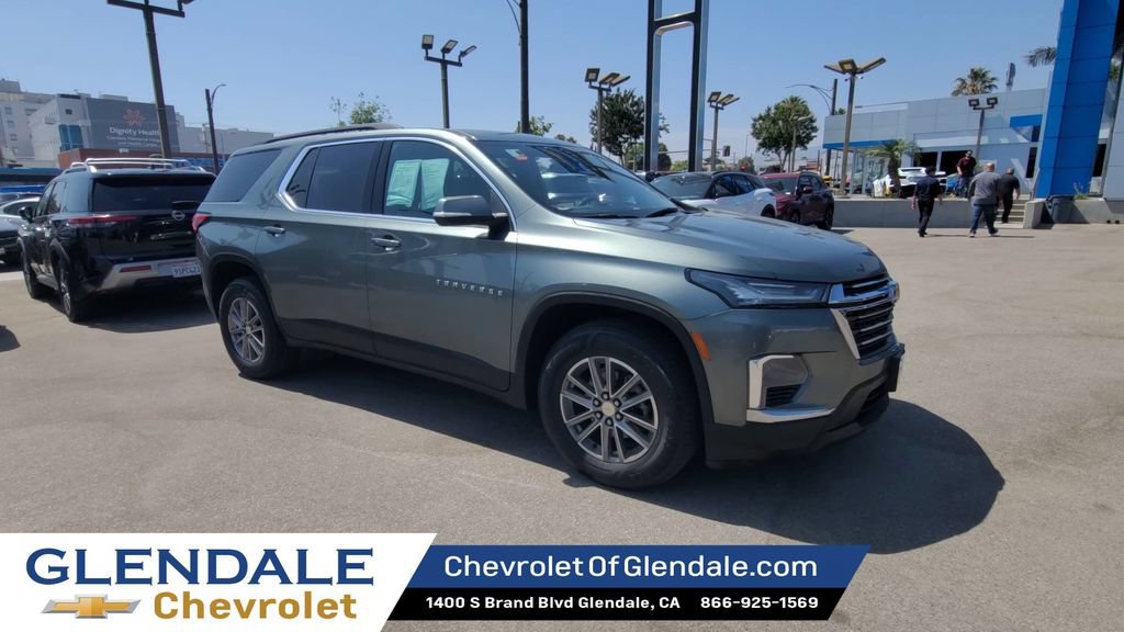 Certified 2023 Chevrolet Traverse LT FWD image 2