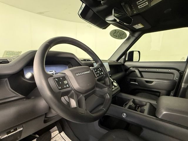 Used 2025 Land Rover Defender 110 X-Dynamic SE AWD/4WD image 6