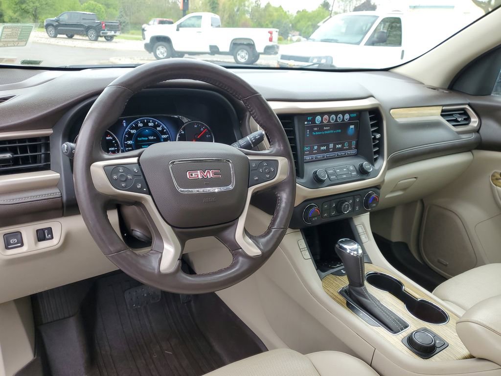 Used 2018 GMC Acadia Denali w/ Technology Package AWD/4WD image 8