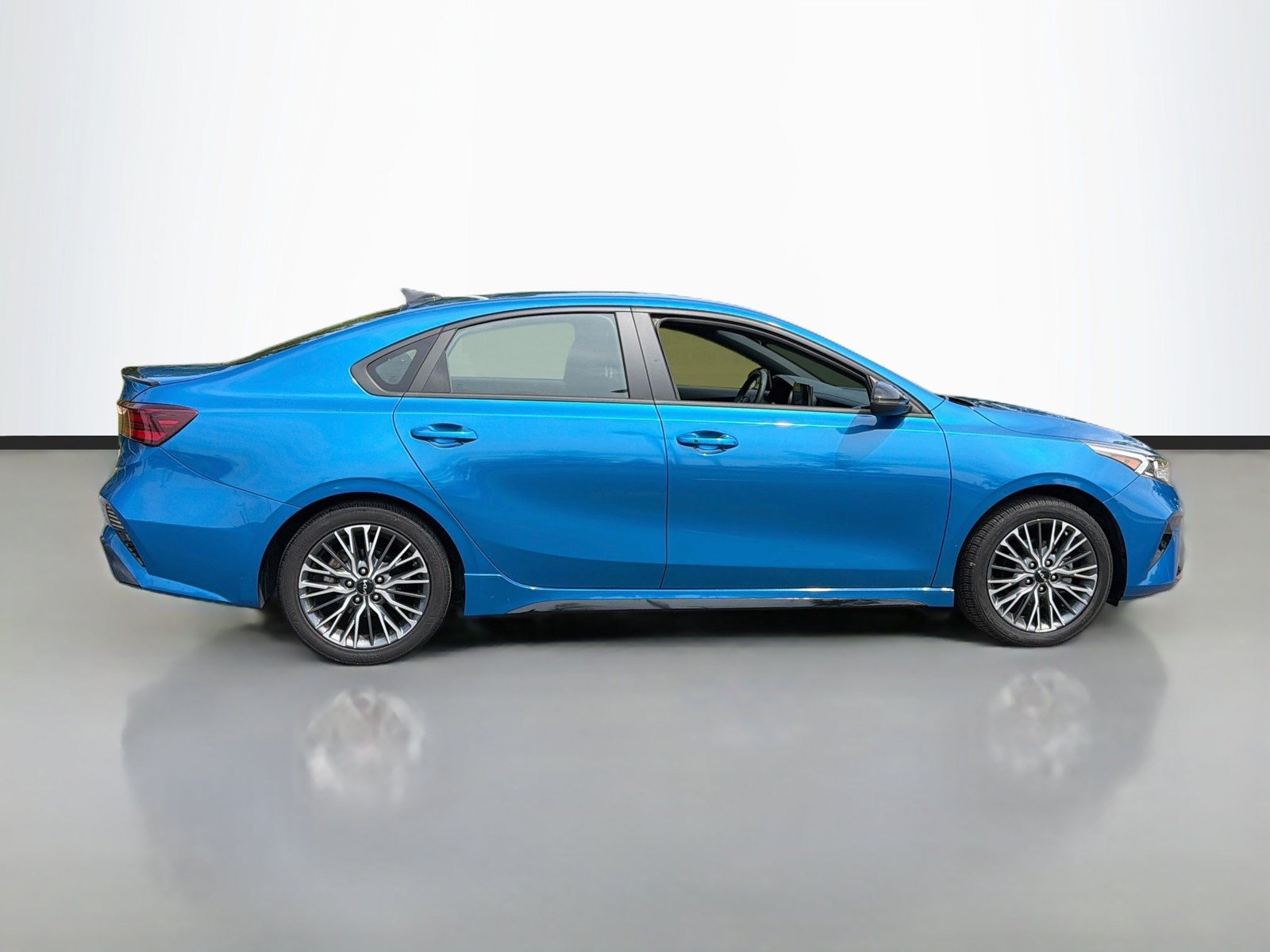 Used 2023 Kia Forte GT-Line FWD image 4