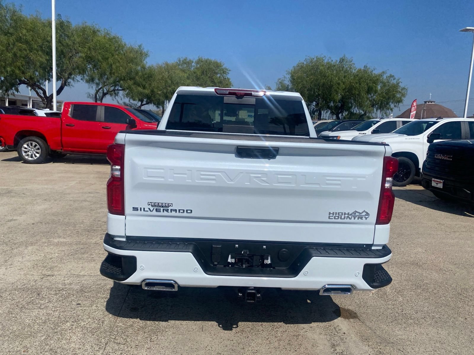 New 2026 Chevrolet Silverado 1500 High Country w/ High Country Premium Package AWD/4WD image 6