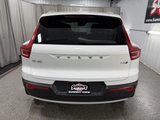 Used 2020 Volvo XC40 T5 Momentum w/ Premium Package image 5