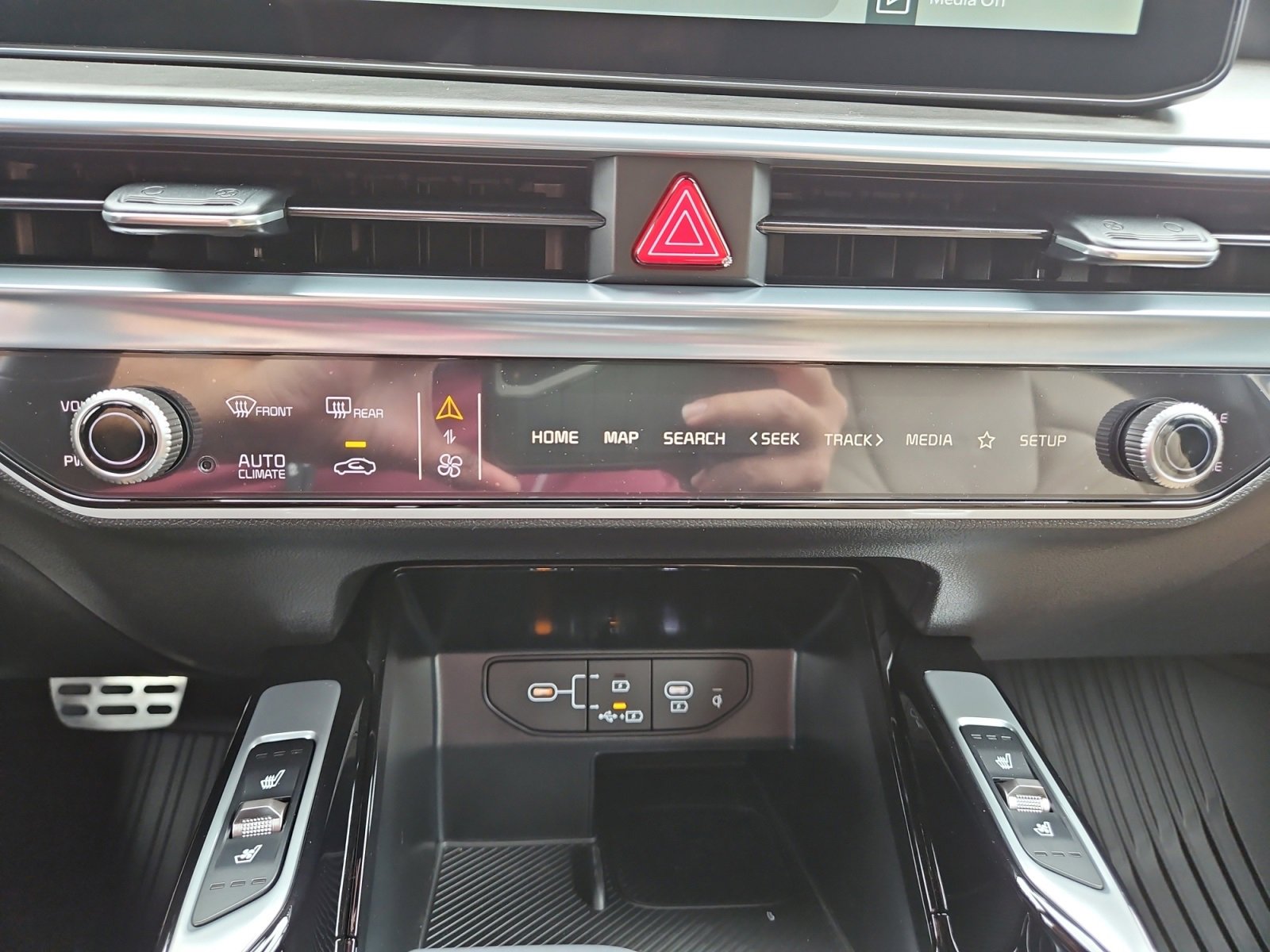 New 2026 Kia Sorento SX Prestige w/ Olive Brown Leather Package image 28