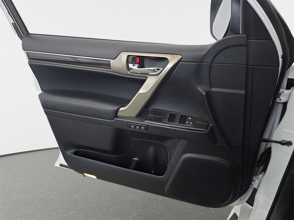 Used 2020 Lexus GX 460 Premium w/ Premium Package image 24