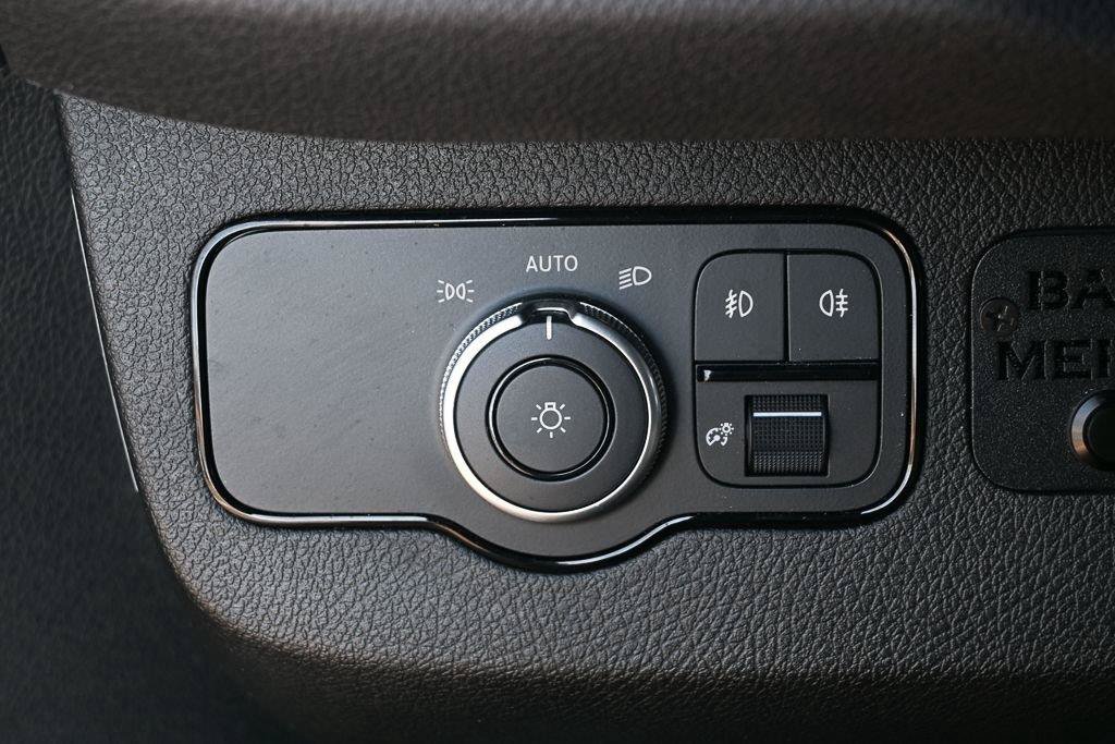 Used 2023 Mercedes-Benz Sprinter 2500 image 11