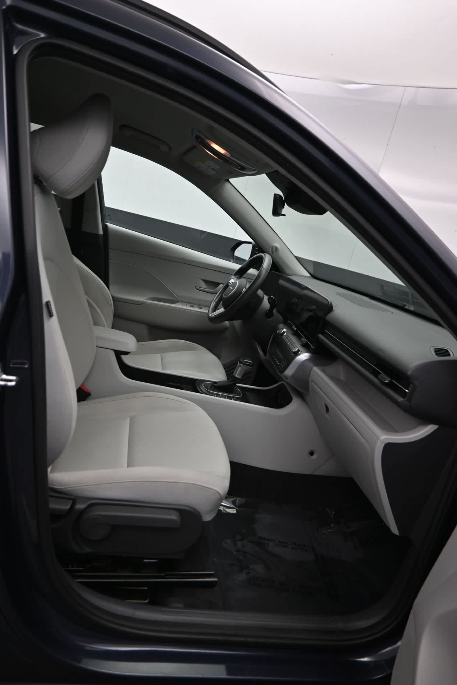 Used 2024 Hyundai Kona SEL AWD/4WD image 11