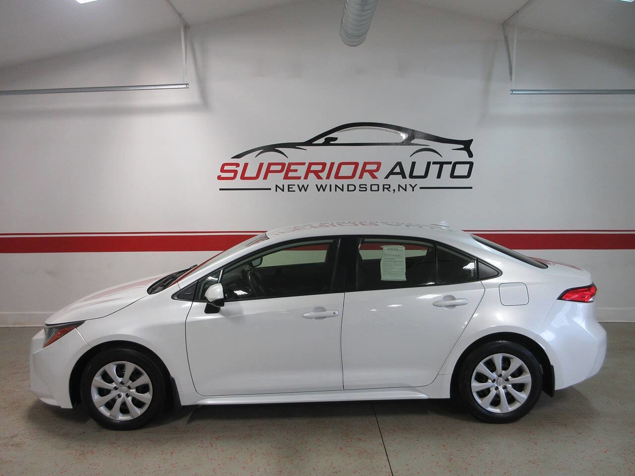 Used 2022 Toyota Corolla LE FWD image 3