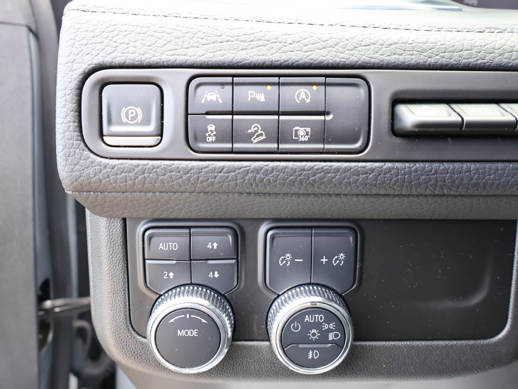 Certified 2024 GMC Yukon XL Denali AWD/4WD image 13
