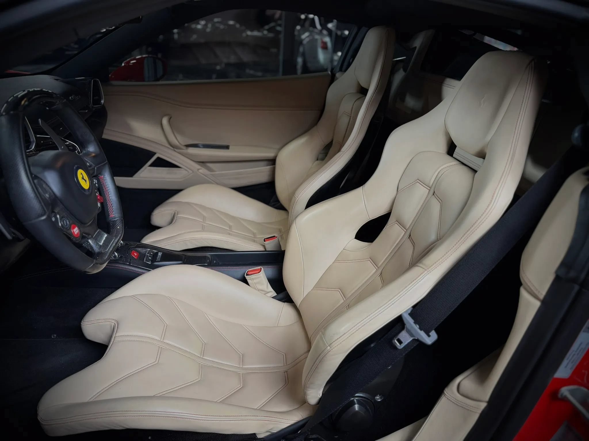 Used 2014 Ferrari 458 Italia Coupe RWD image 19