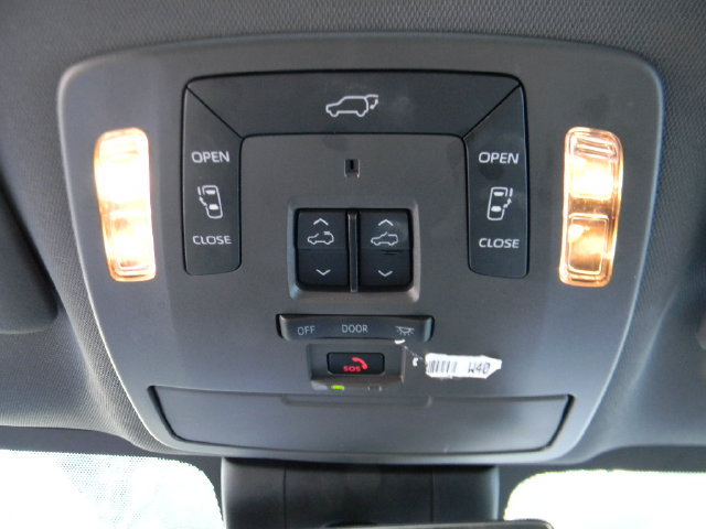 Used 2023 Toyota Sienna Limited AWD/4WD image 17