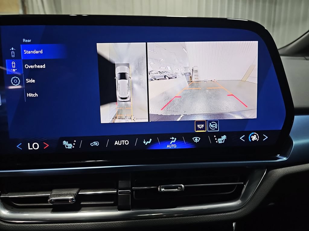Used 2025 Chevrolet Equinox EV LT w/ LPO, All-Weather Mat Package FWD image 25