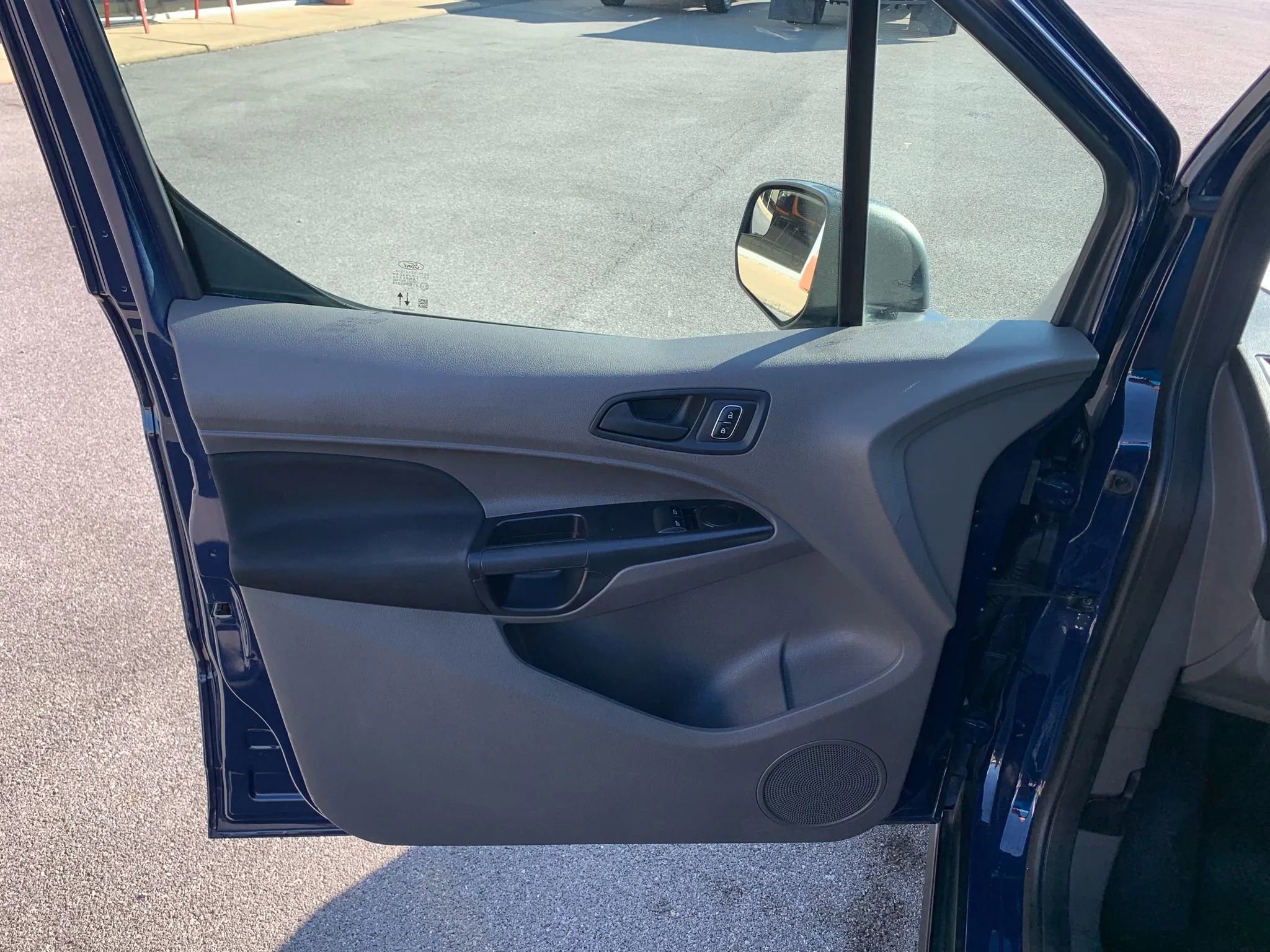 Used 2022 Ford Transit Connect XL image 8