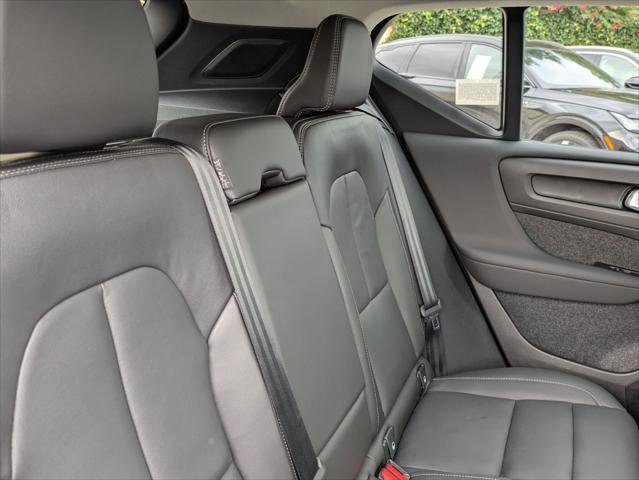 Used 2025 Volvo XC40 B5 Ultra w/ Climate Package image 21
