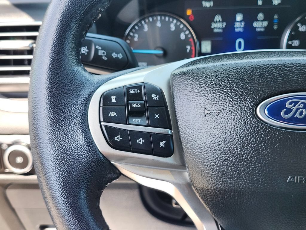 Certified 2023 Ford Explorer XLT w/ Equipment Group 202A AWD/4WD image 30