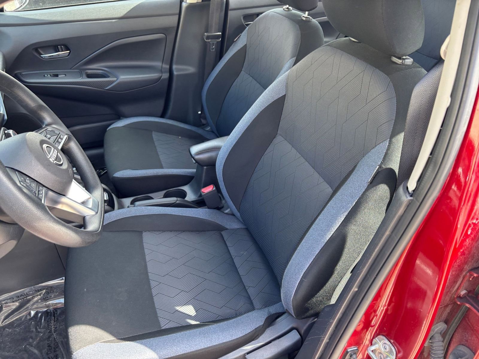 Used 2025 Nissan Versa SV image 34