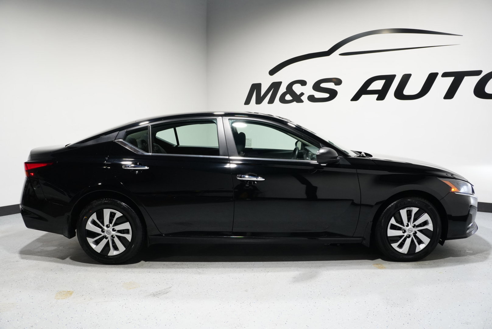 Used 2024 Nissan Altima 2.5 S image 6