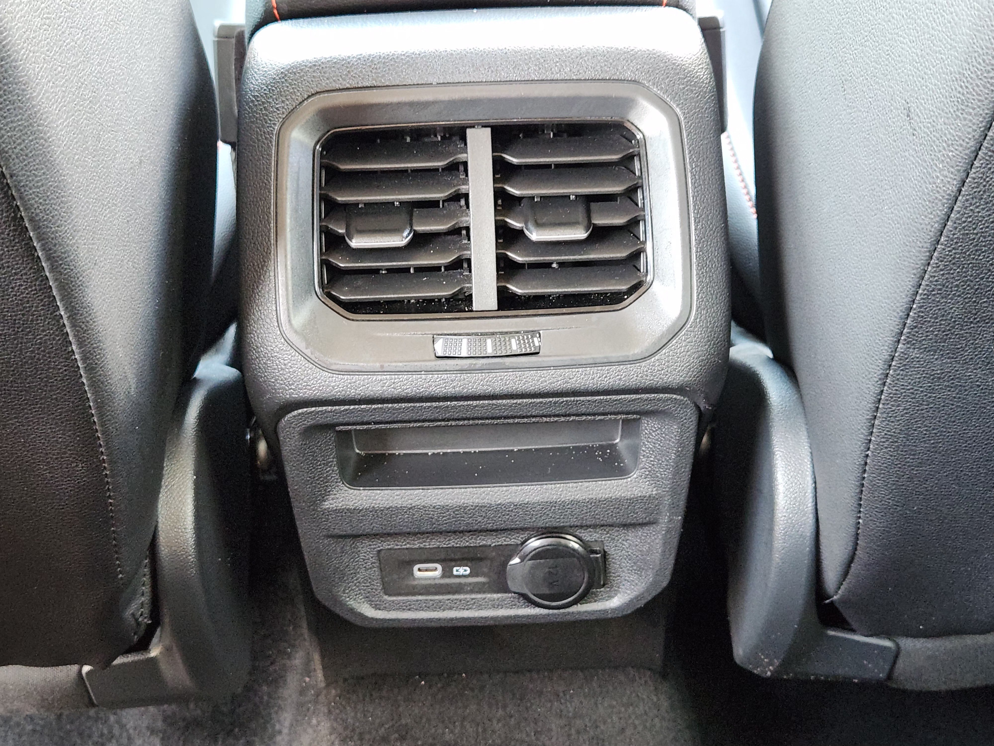 Used 2024 Volkswagen Tiguan Wolfsburg Edition FWD image 30