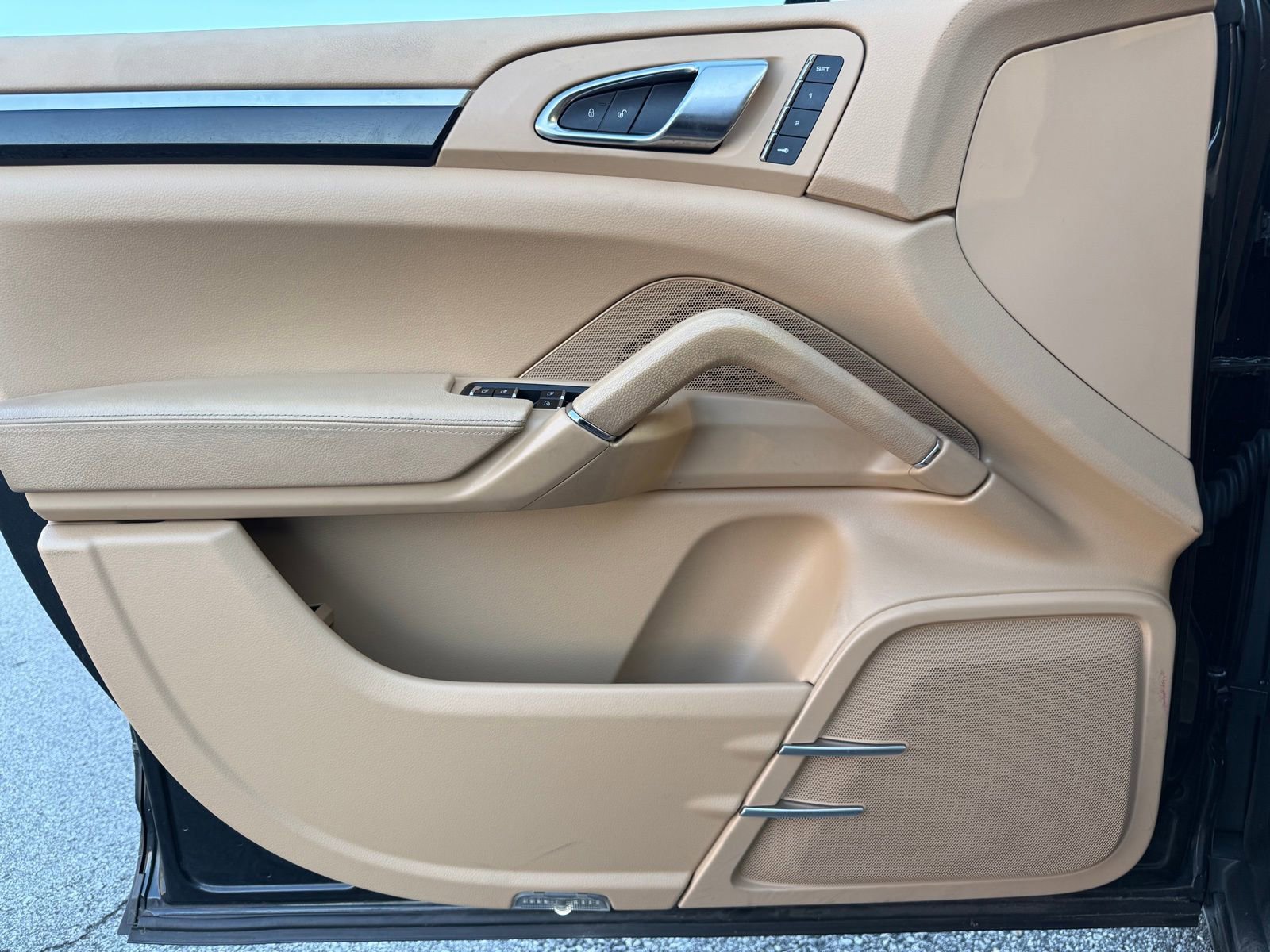 Used 2016 Porsche Cayenne image 43