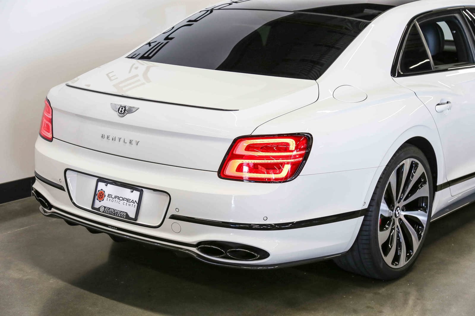 Used 2022 Bentley Flying Spur V8 AWD/4WD image 21