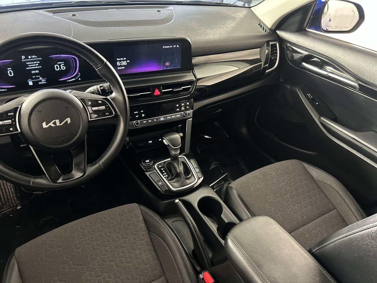 Used 2025 Kia Seltos S image 22