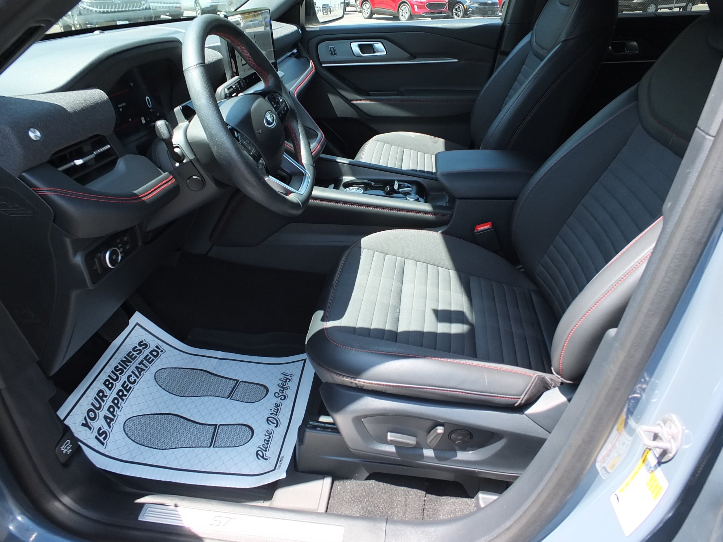 Used 2025 Ford Explorer ST-Line w/ Premium Package AWD/4WD image 11
