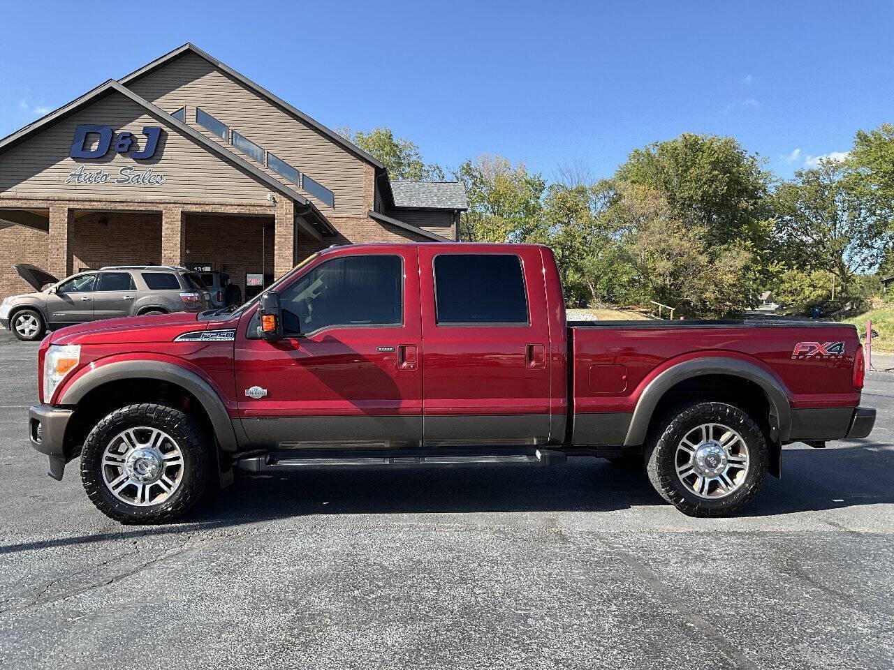 Used 2015 Ford F250 King Ranch w/ FX4 Off-Road Package AWD/4WD image 2