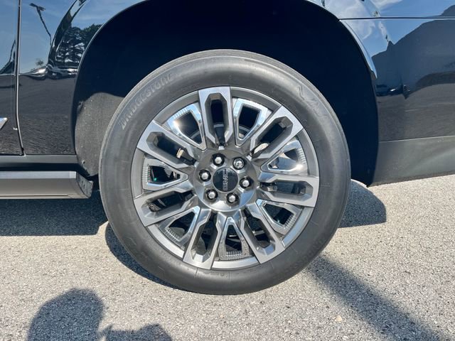 Used 2023 GMC Yukon XL Denali Ultimate image 9