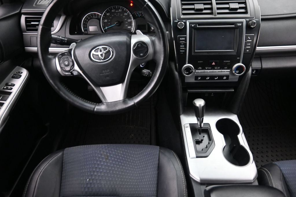 Used 2013 Toyota Camry SE FWD image 14