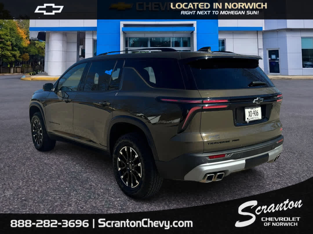 Used 2024 Chevrolet Traverse Z71 image 8