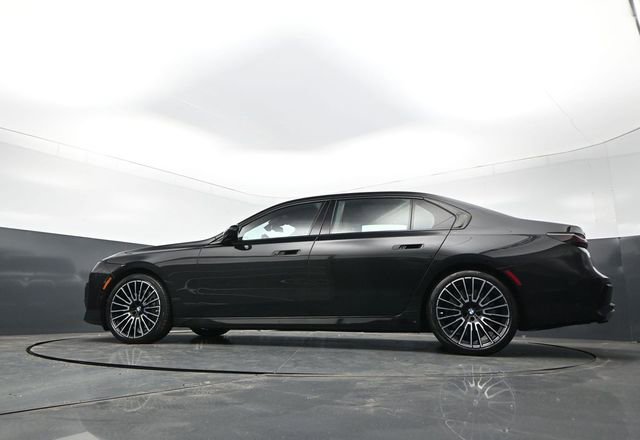 Used 2025 BMW 760i xDrive w/ Executive Package AWD/4WD image 27