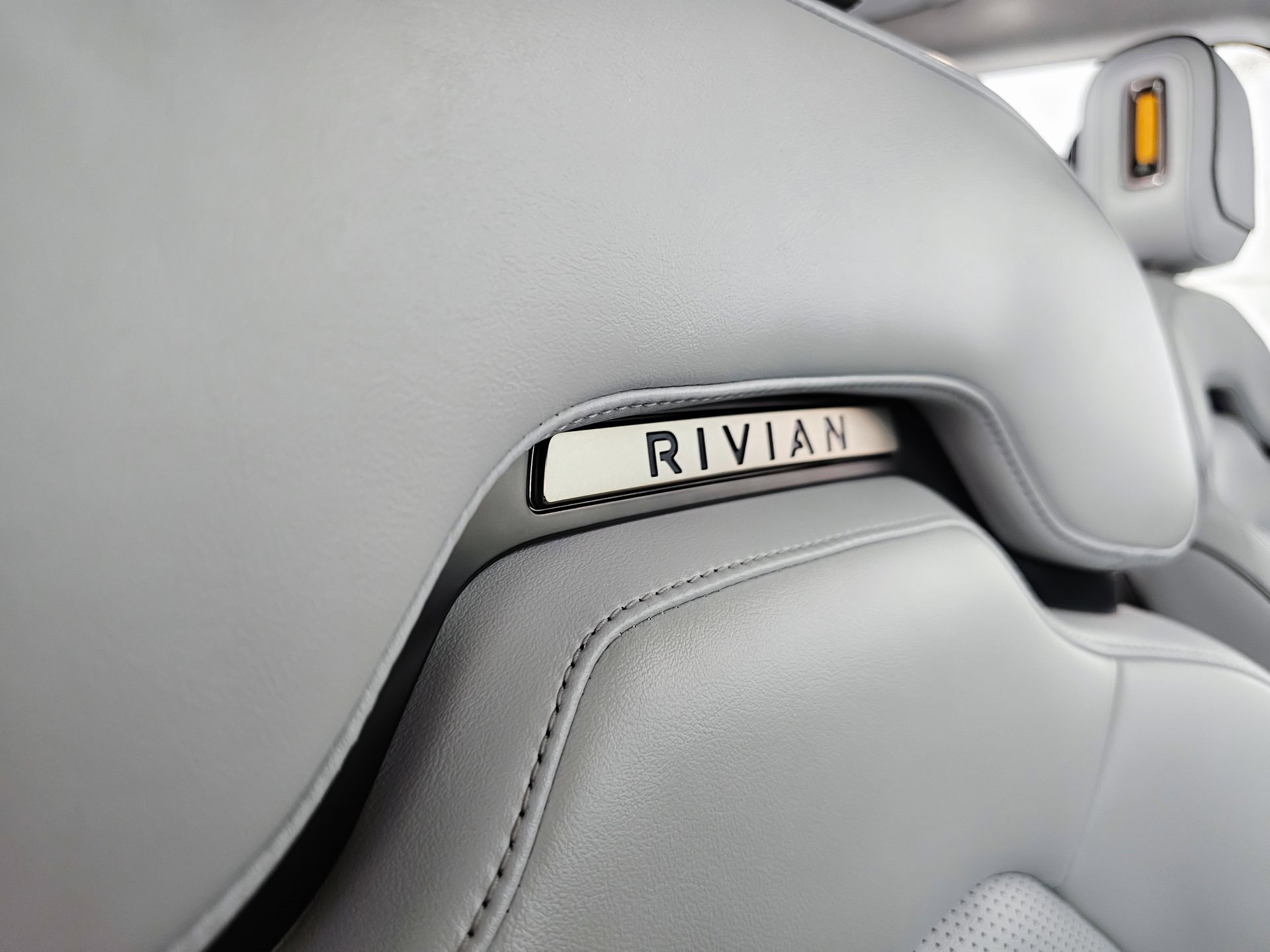 Used 2022 Rivian R1T Adventure image 20