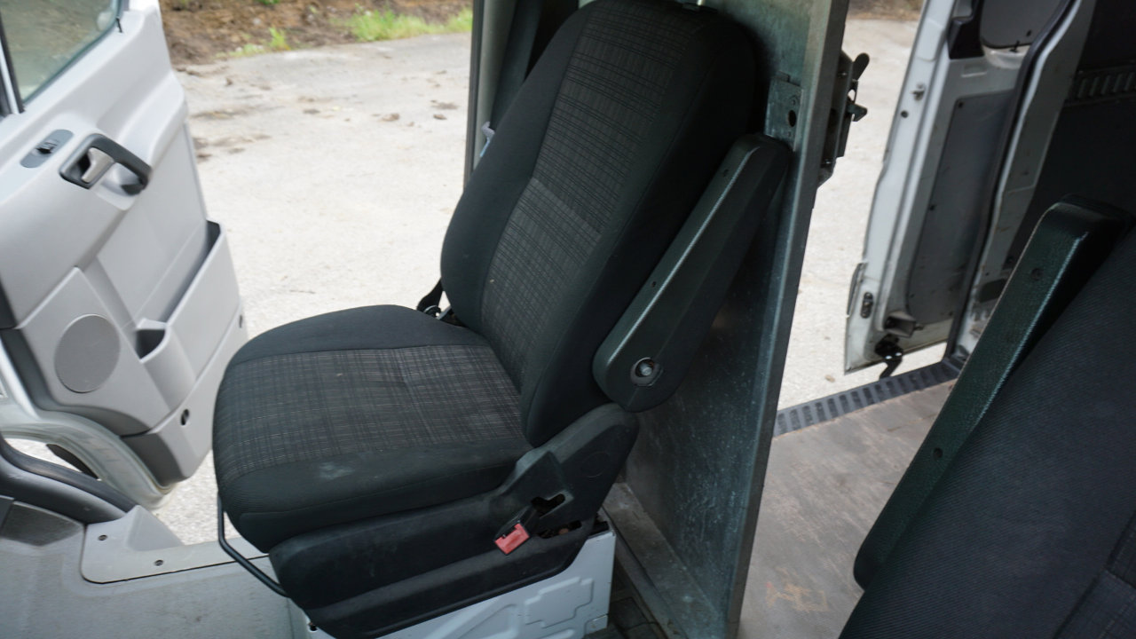 Used 2015 Freightliner Sprinter 2500 image 18