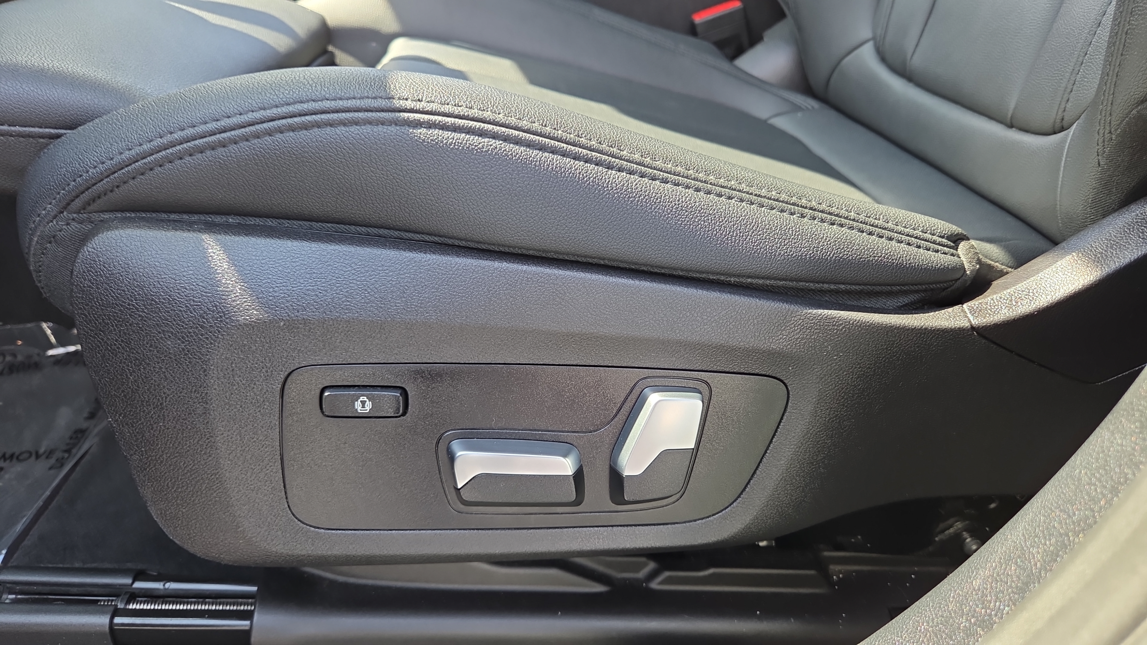 Used 2019 BMW X4 xDrive30i w/ Driving Assistance Package AWD/4WD image 10