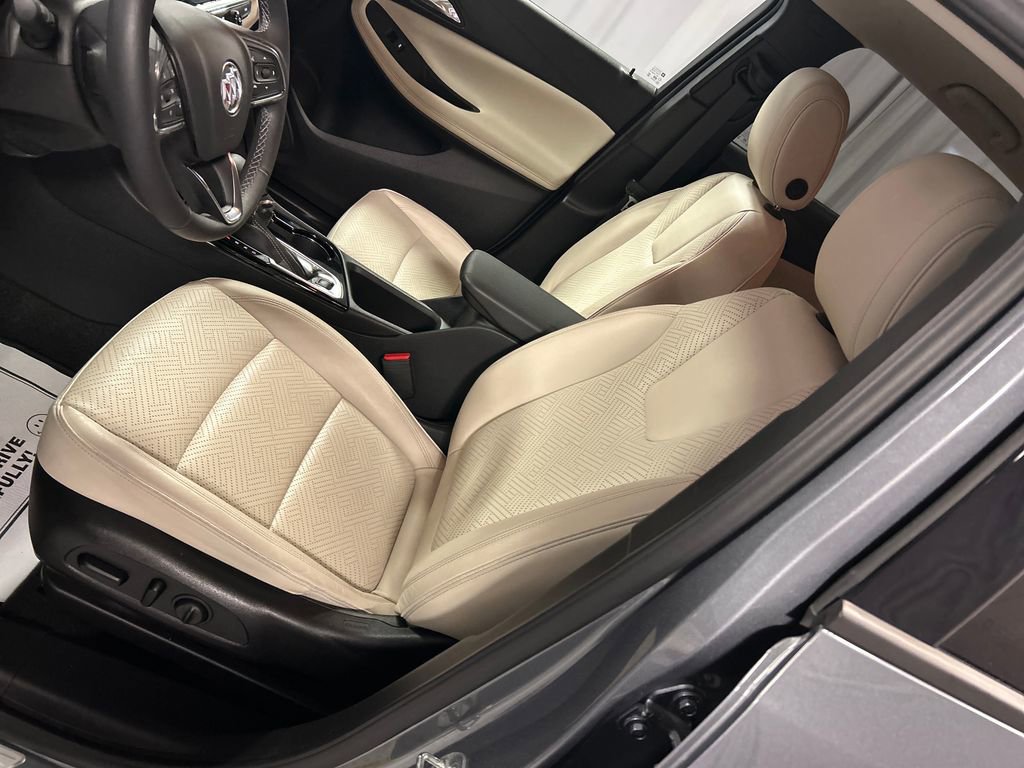 Used 2020 Buick Encore GX Essence w/ Advanced Technology Package AWD/4WD image 10