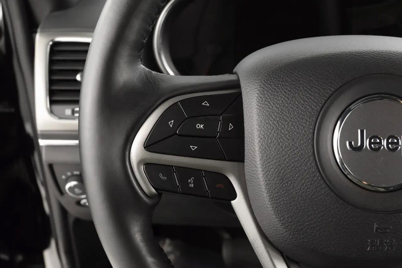 Used 2019 Jeep Grand Cherokee Limited w/ Luxury Group II image 16