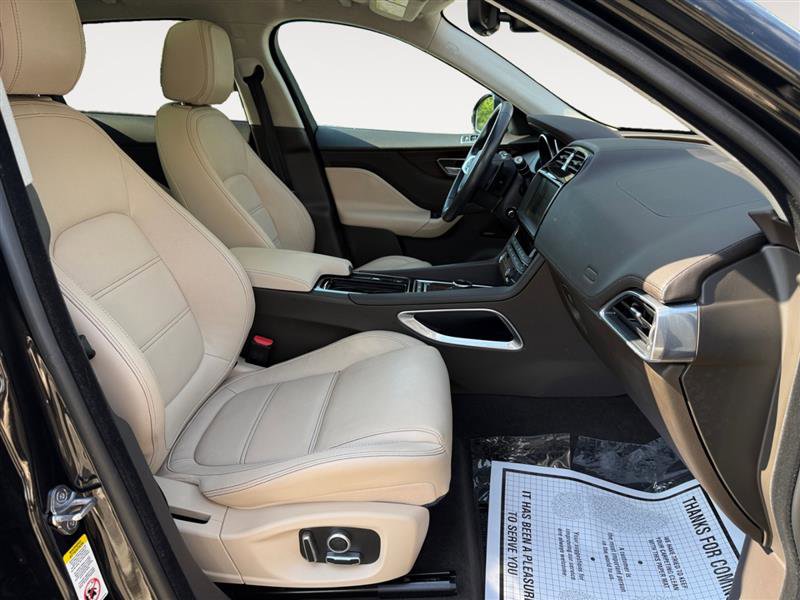 Used 2020 Jaguar F-PACE Prestige image 18