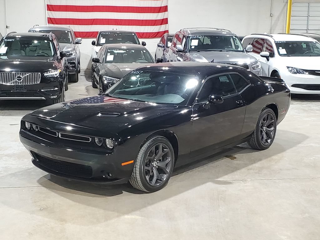 Used 2019 Dodge Challenger SXT w/ Plus Package RWD image 31