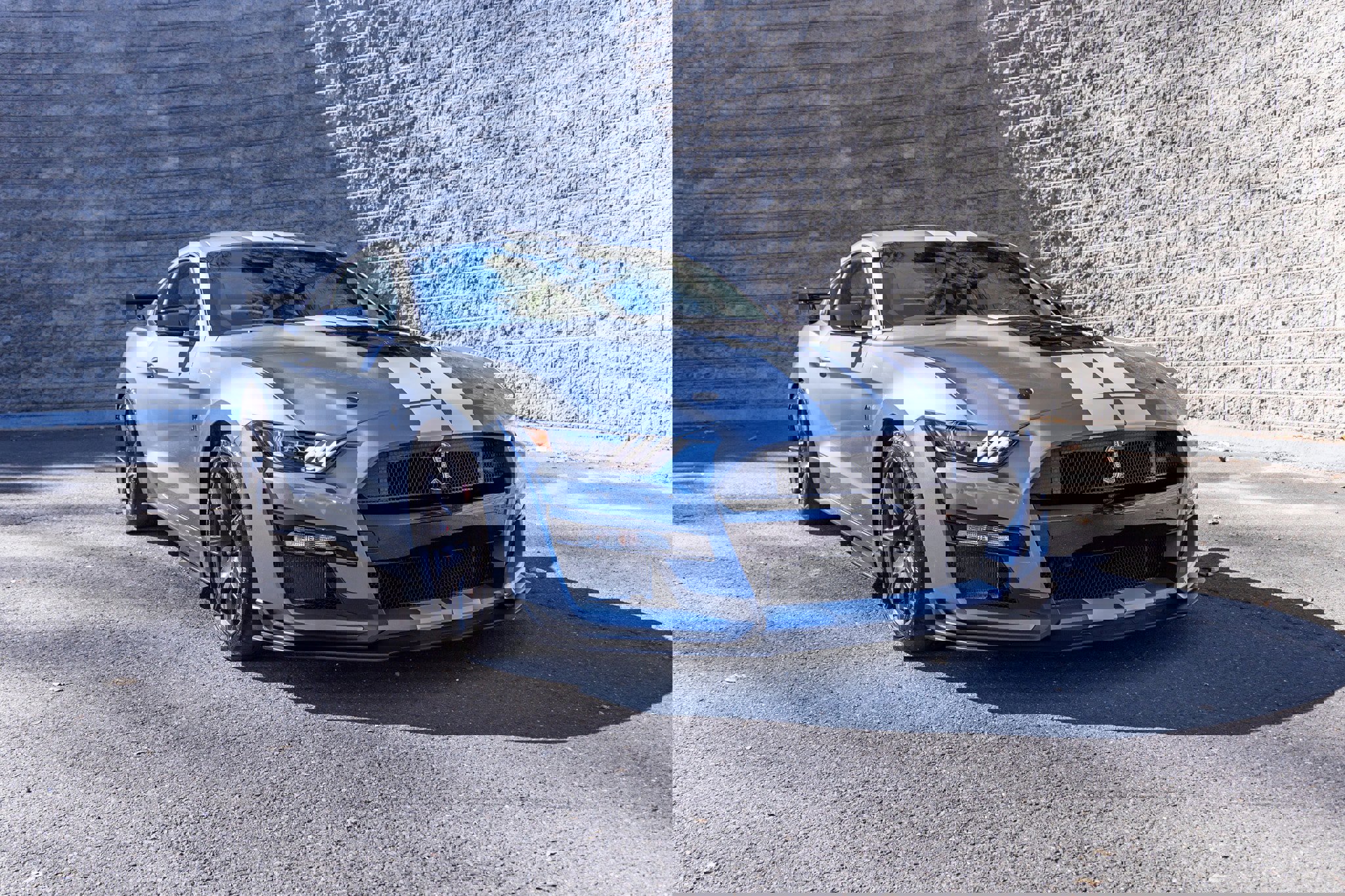 Used 2022 Ford Mustang Shelby GT500 w/ Carbon Fiber Track Pack image 2