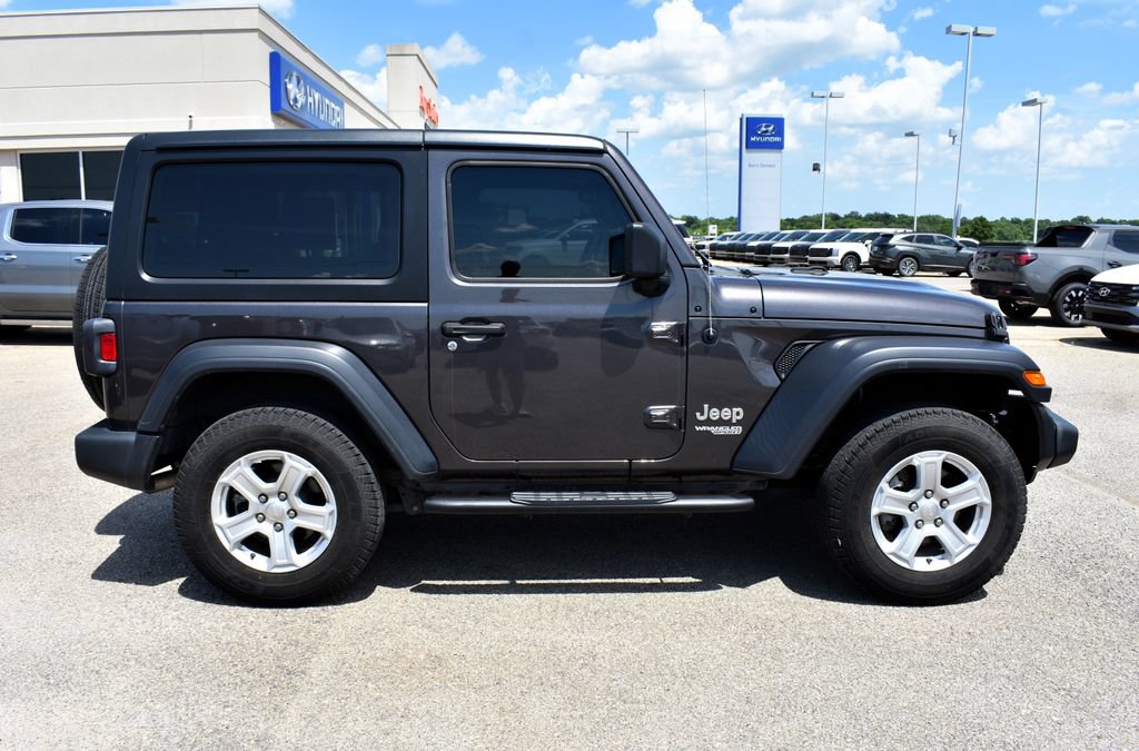 Used 2020 Jeep Wrangler Sport AWD/4WD image 2