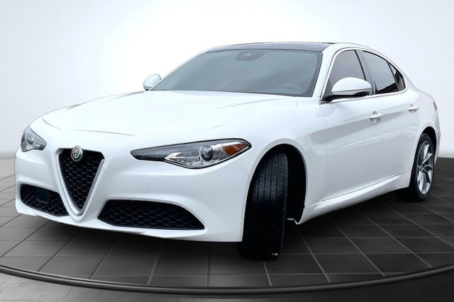 Used 2021 Alfa Romeo Giulia Sprint w/ Sun & Sound Package AWD/4WD image 4