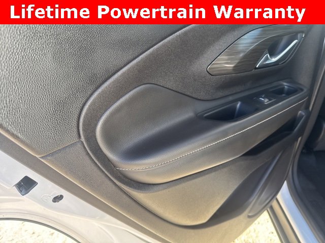 Used 2024 GMC Terrain SLT image 23